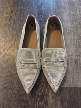 Women's Pointed Knit Loafer -l